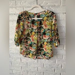 Flowy Floral blouse